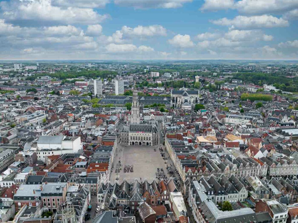 beffroi-d-arras-par-drone-dans-le-pas-de-calais